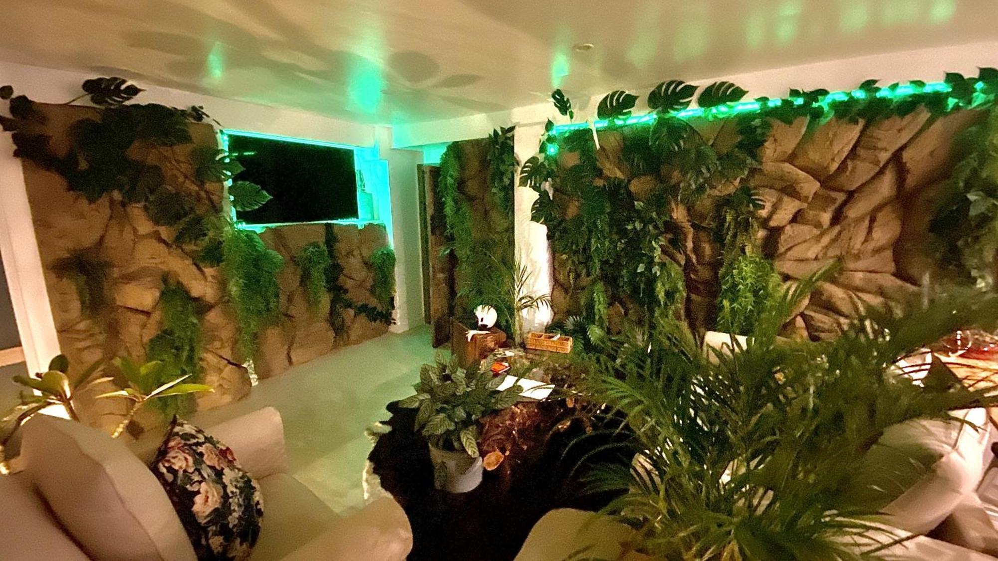 Tropical Villa *
