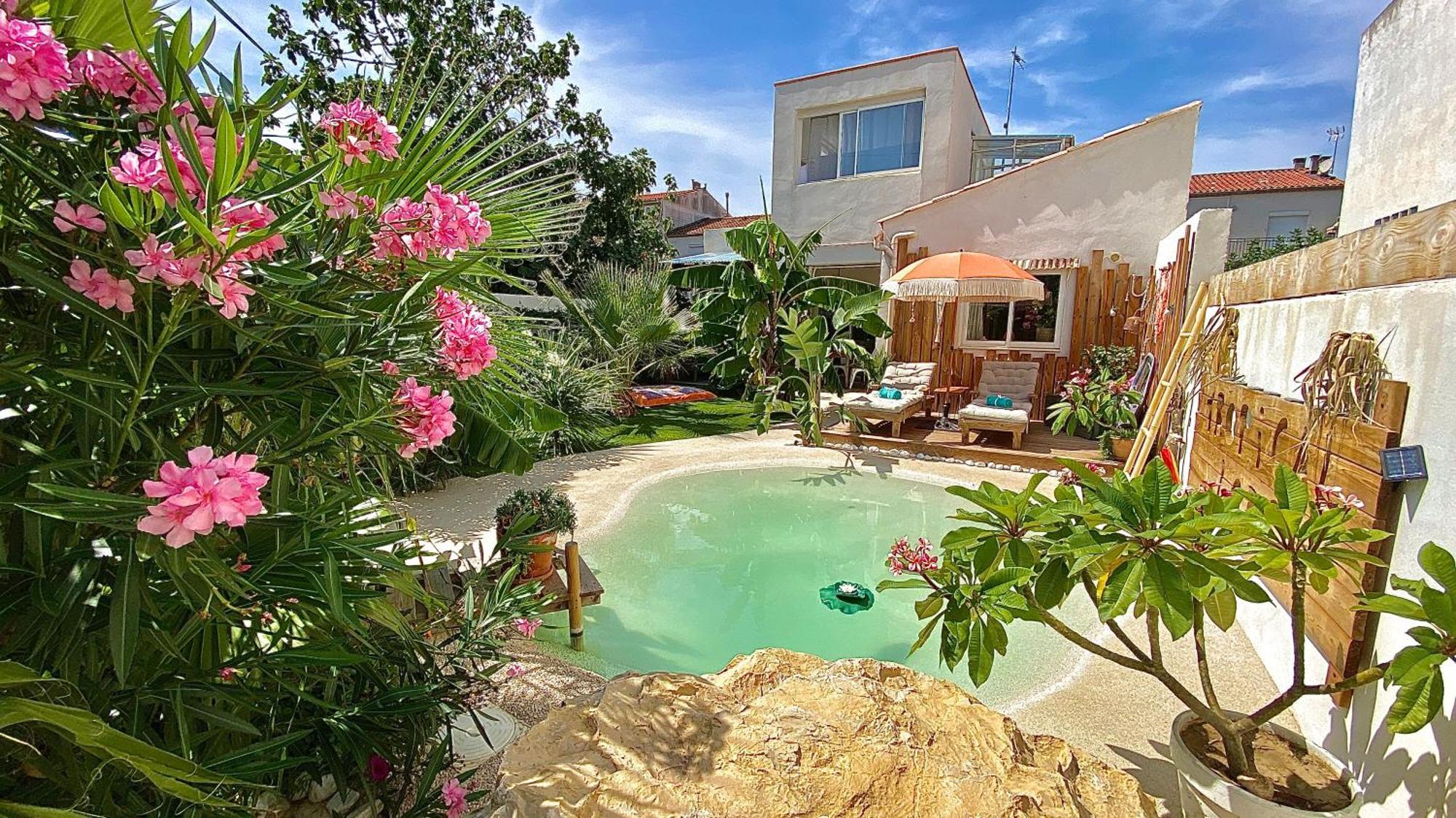 Tropical Villa *